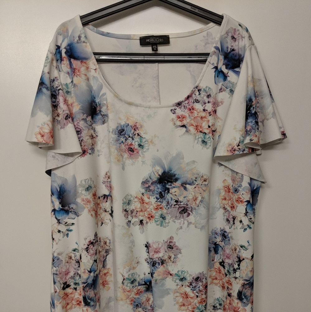 Colorful floral dress with flowy sleeves